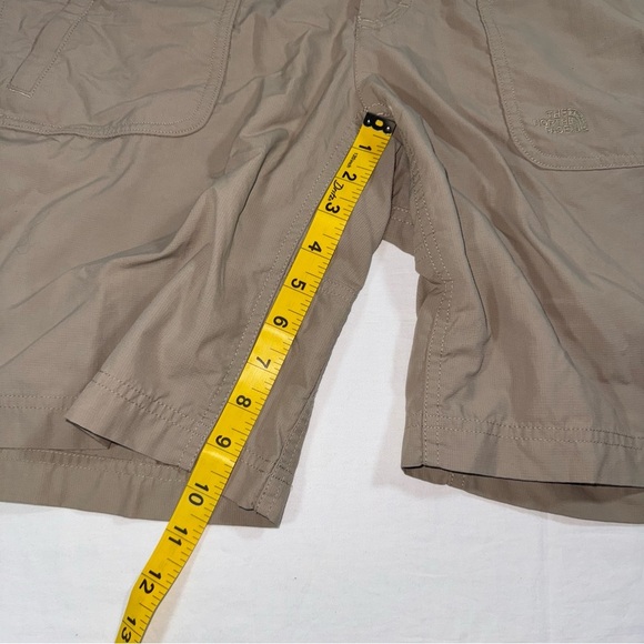 The North Face Women's Khaki Hiking Shorts Size 10 - Picture 8 of 9